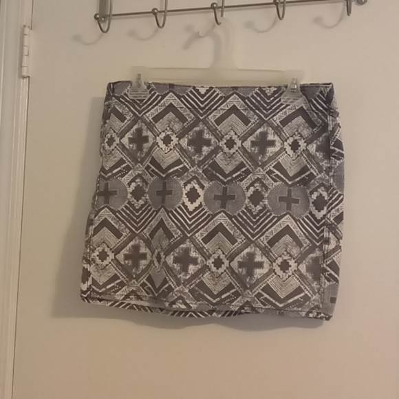 Divided Dresses & Skirts - (Clearance) H&M Divided patterned mini skirt